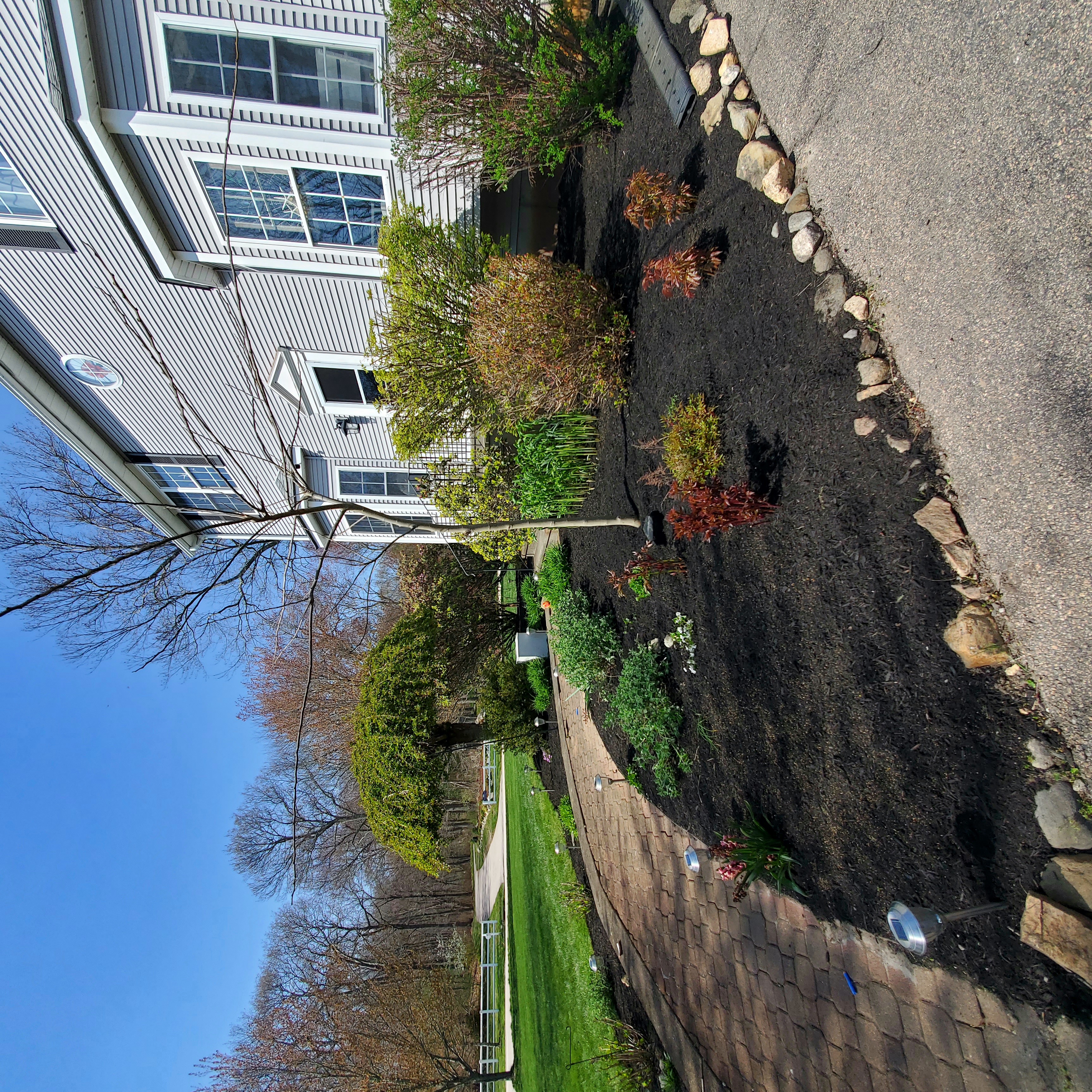 Transform Your Landscape: Expert Weed Pulling, Edging, and Mulch Installation in Saunderstown, North Kingstown, Rhode Island